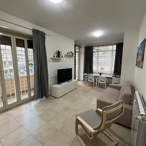 https://apt-monti-exclusive.it-romehotels.com